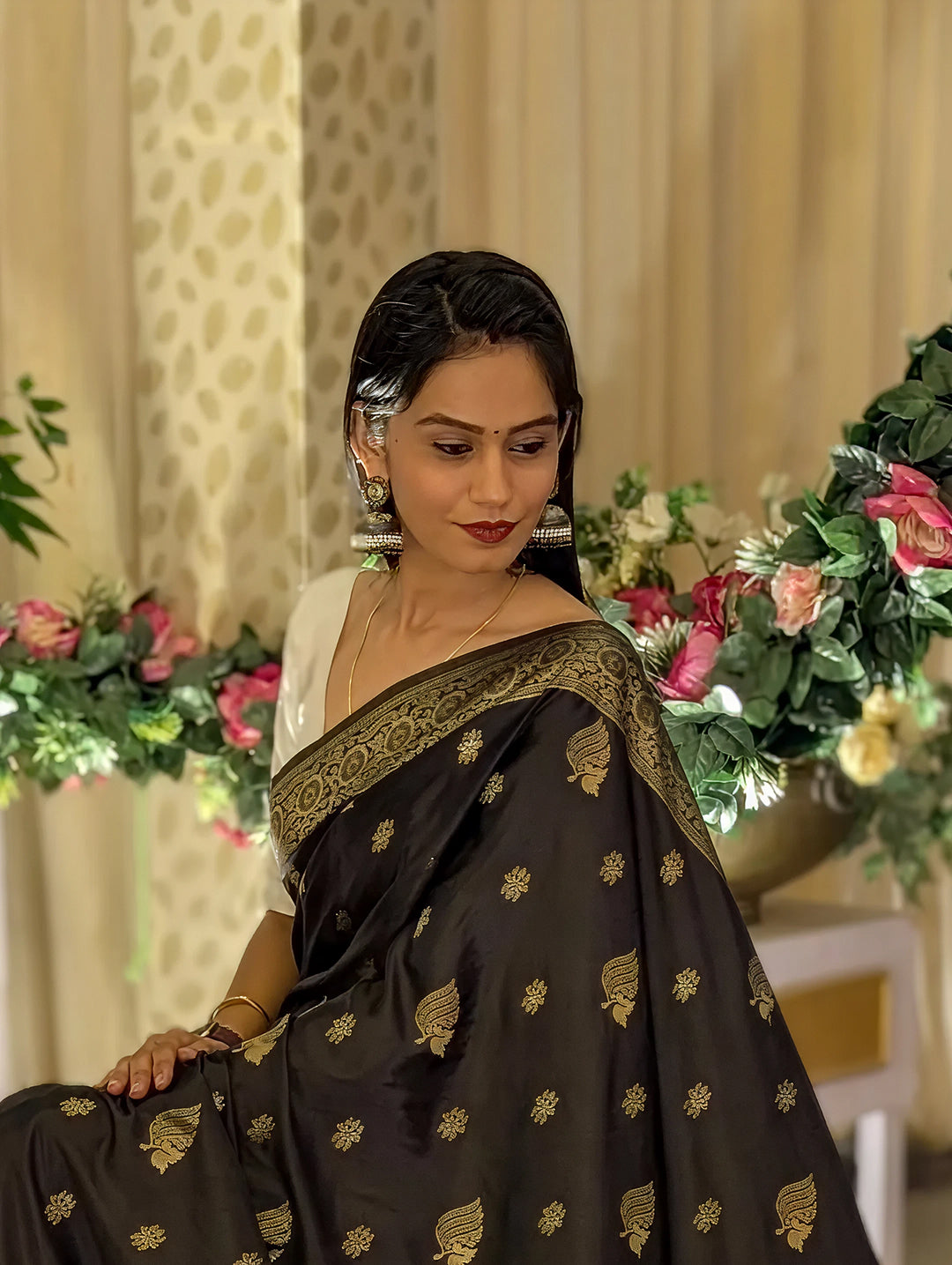 Elegant Brown Jacquard Saree – Premium Woven Saree for Festive, Party & Wedding Wear