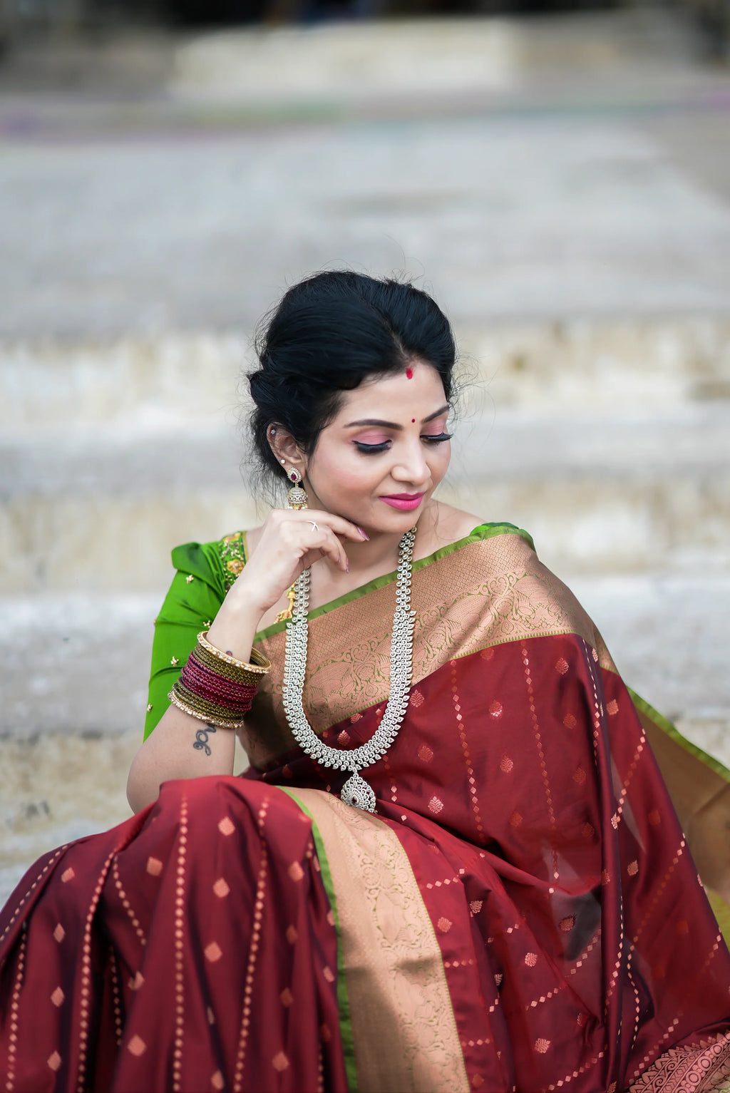 Maroon Jacquard Saree – Luxurious Weave for Elegant Occasions