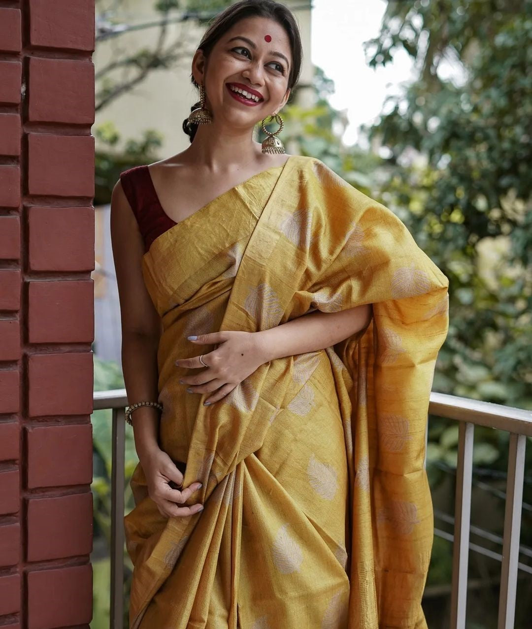 Sunshine Yellow Jacquard Saree – Bright, Elegant & Festive-Ready