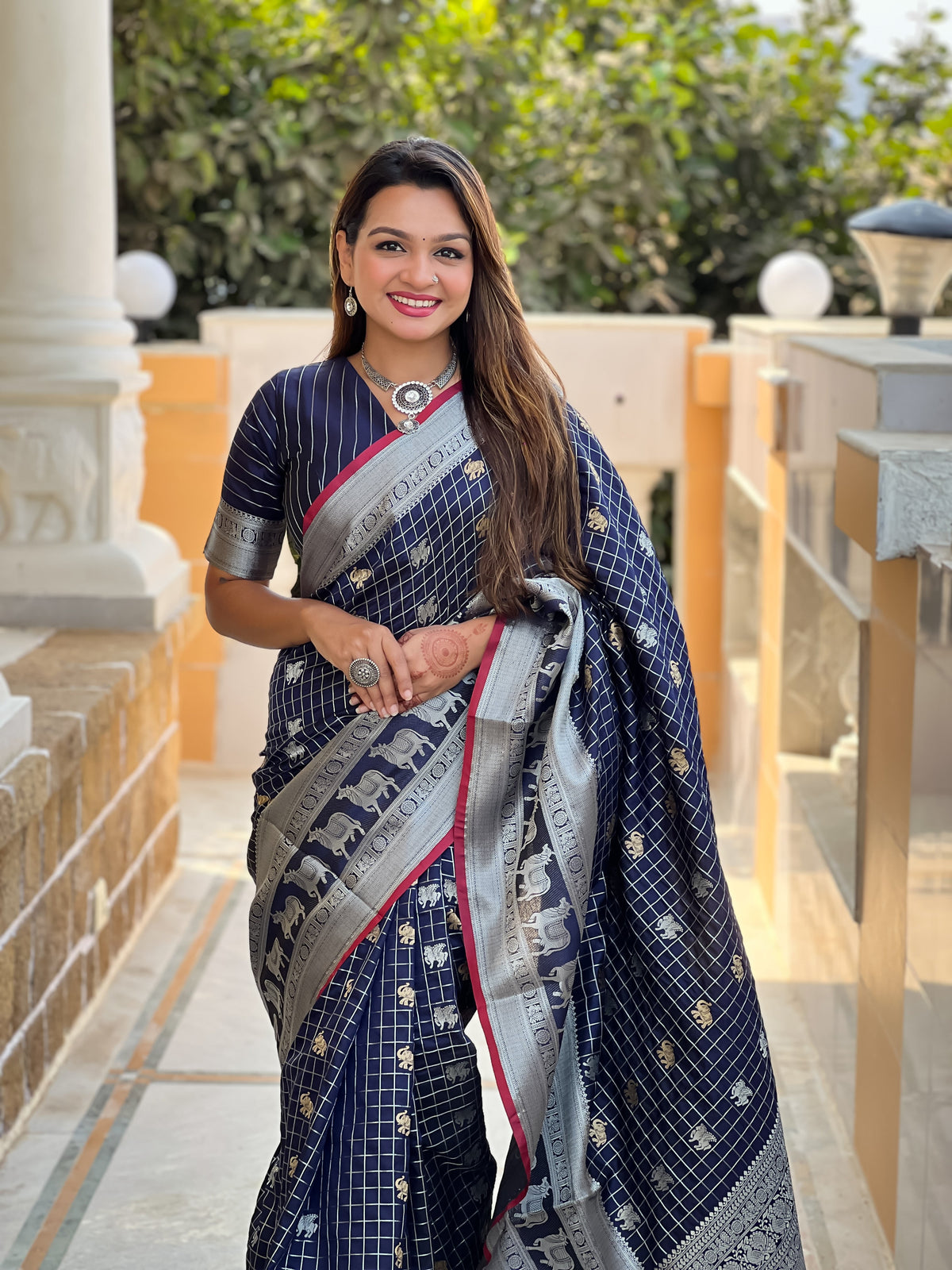 Royal Navy Blue Jacquard Saree – Elegant Weave for Festive & Party Wear