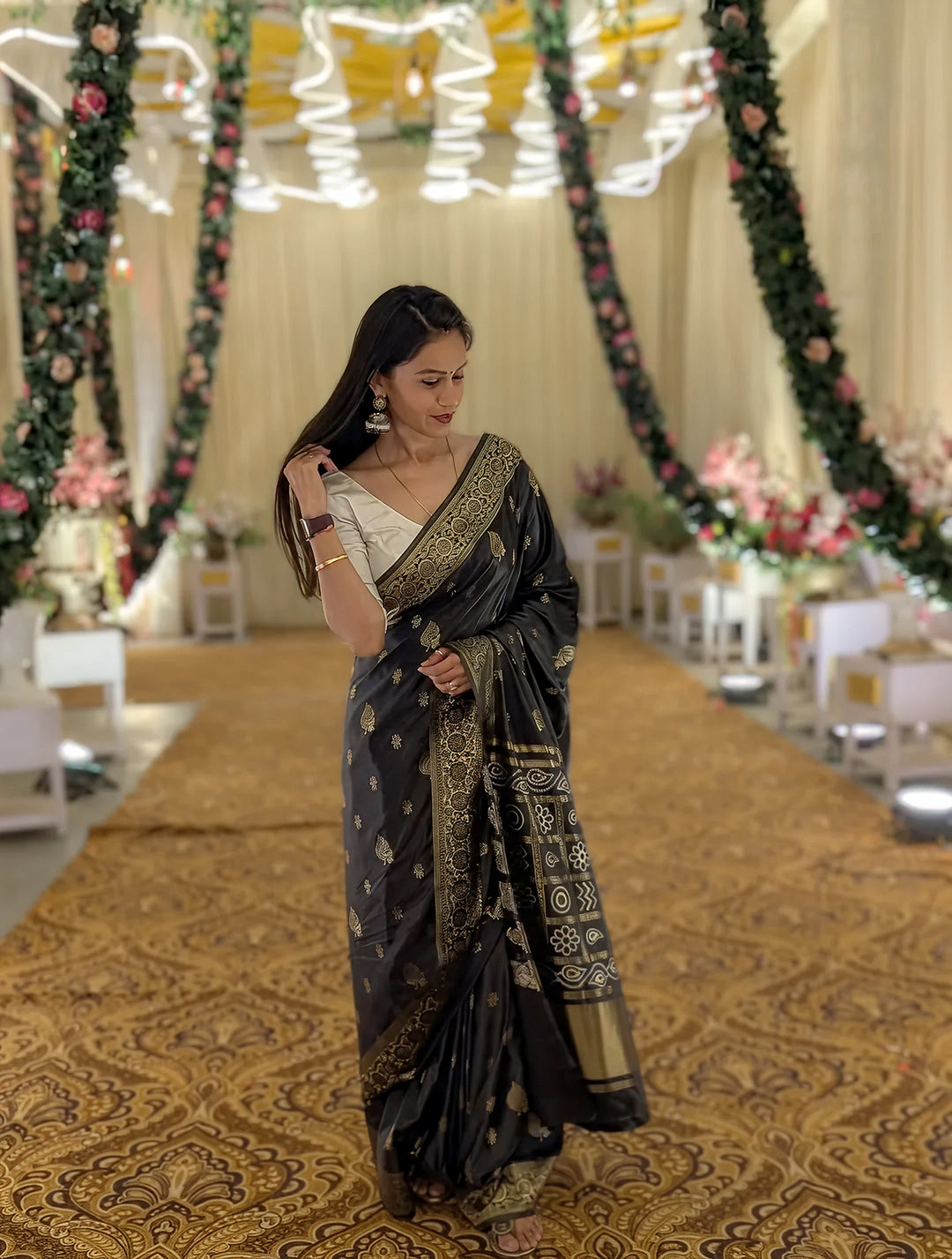 Elegant Brown Jacquard Saree – Premium Woven Saree for Festive, Party & Wedding Wear