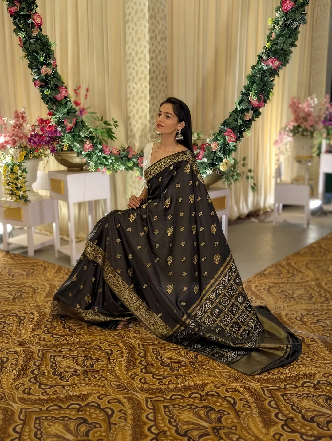 Elegant Brown Jacquard Saree – Premium Woven Saree for Festive, Party & Wedding Wear