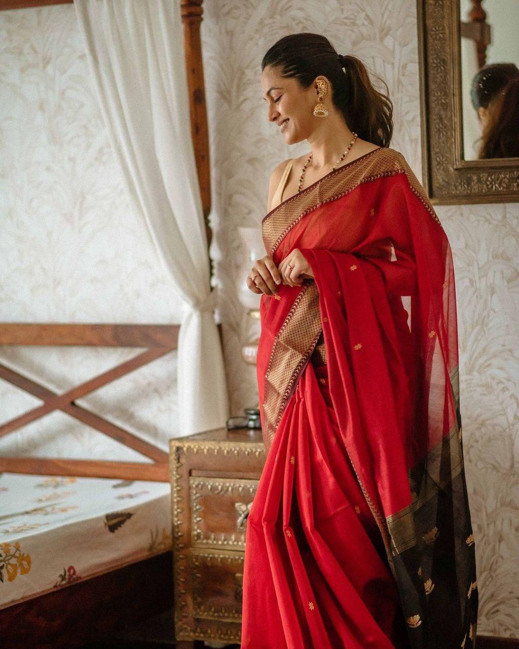 Red Jacquard Saree – Elegant Festive Wear with Rich Woven Detailing