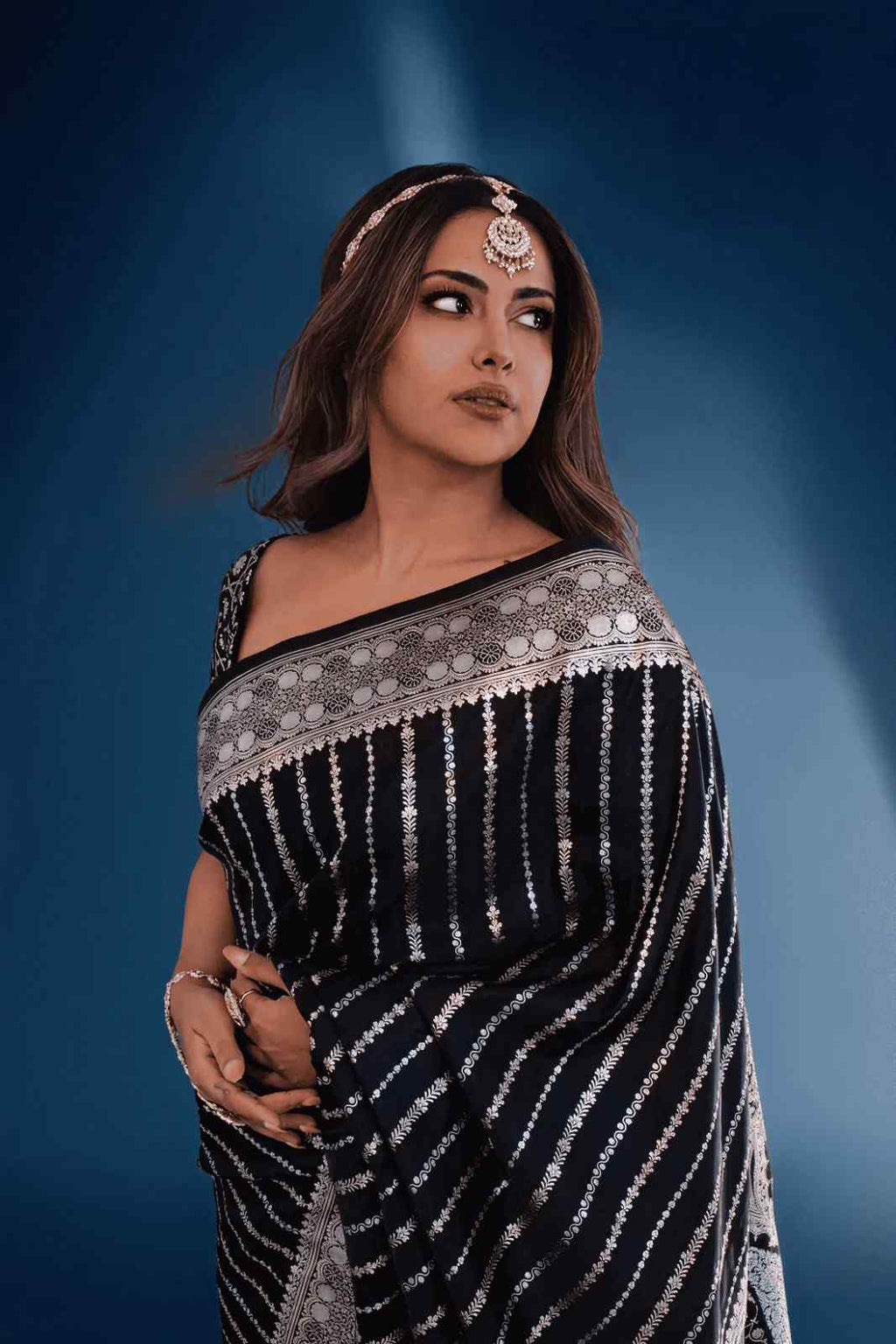 Black Jacquard Saree – Luxe Woven Saree for Festive & Party Wear