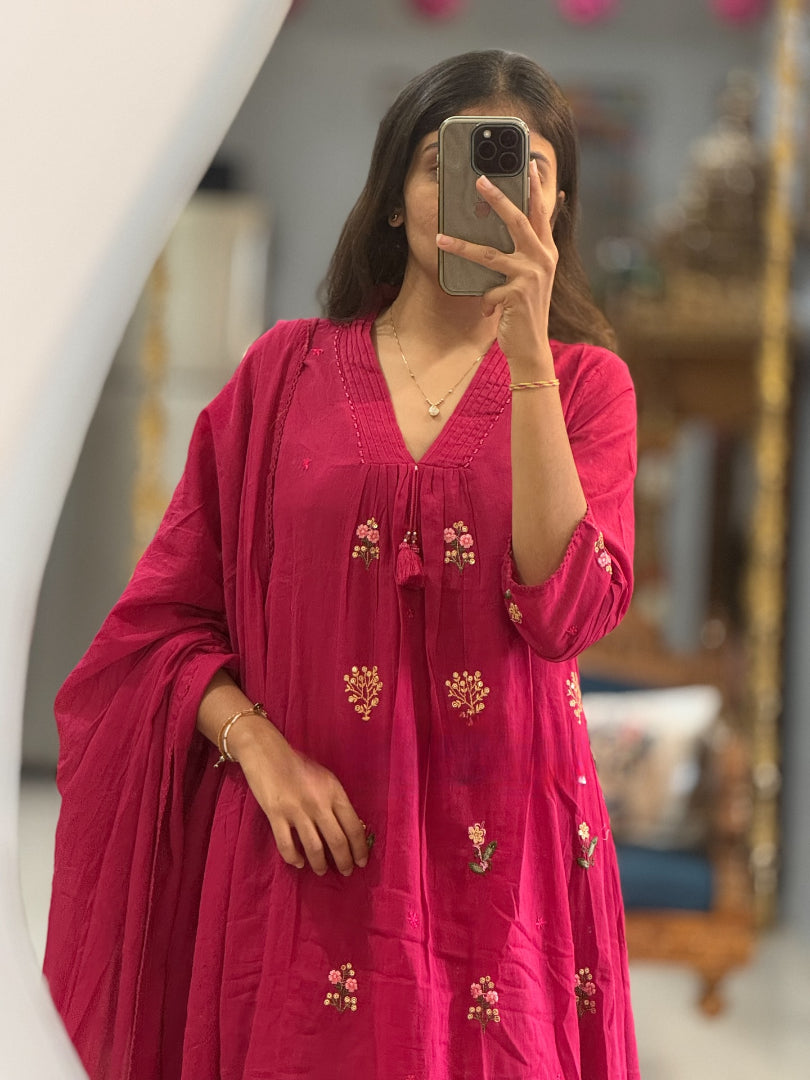 Traditional Mul Cotton Suit Highlighted with Thread Art