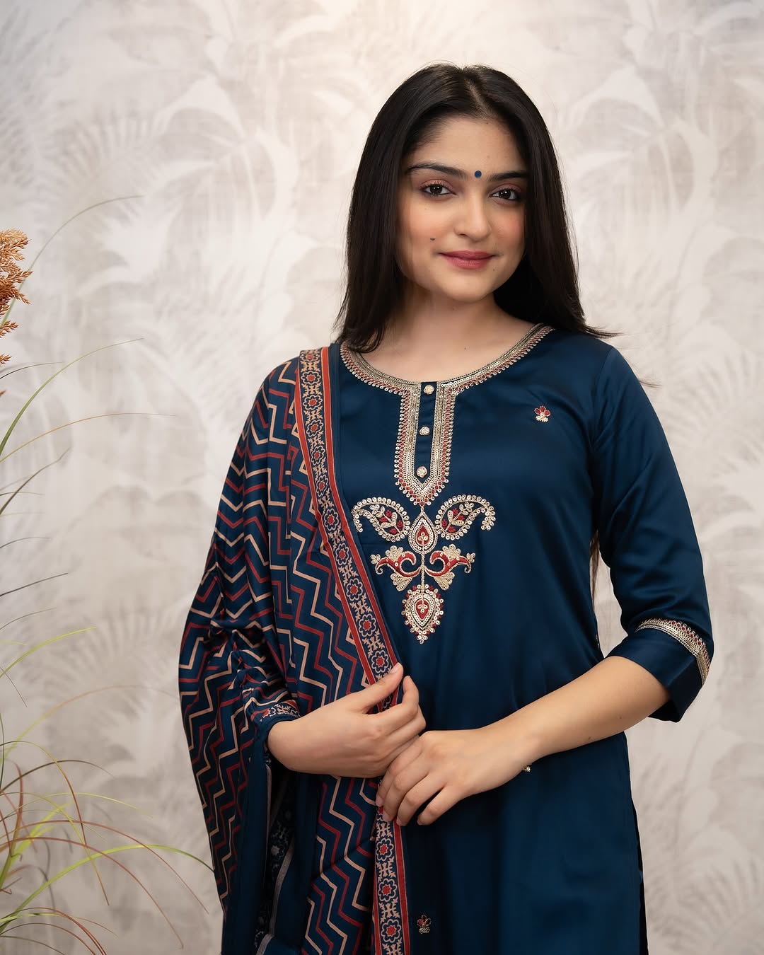 Elegant Navy Blue Embroidered Kurta Set