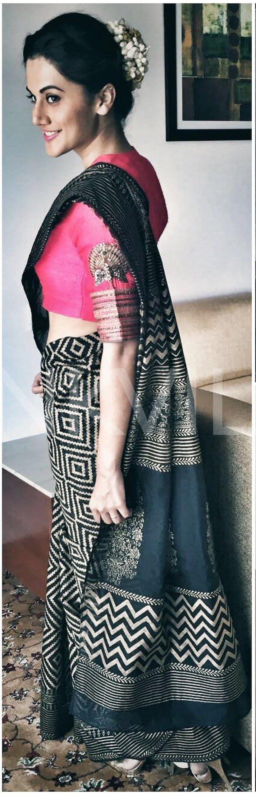 Adorable Black colored Partywear Linen Designer Printed Saree