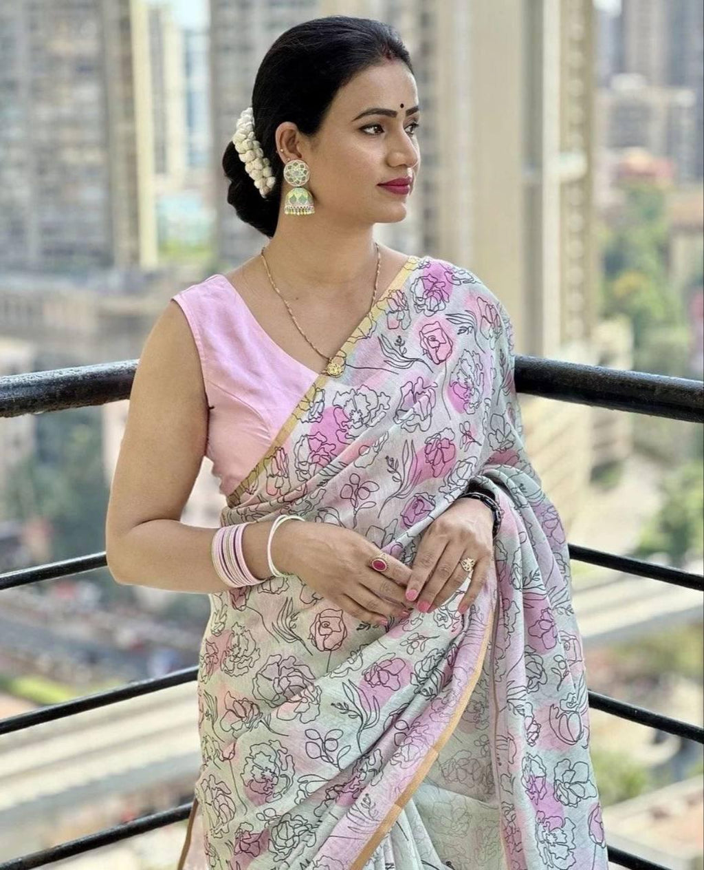 Digital Printed white And Pink Party Wear Linen Saree