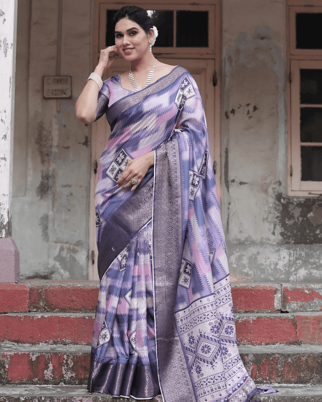 Refreshing Light Purple Colored Jacquard Silk Saree